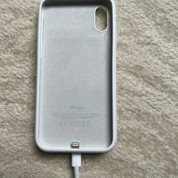 iPhone Xs charging case, white, used - Picture 6 of 6
